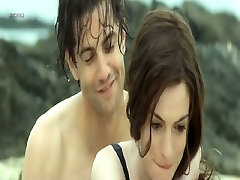 Anne Hathaway first flashing cleavage in lingerie, than we Anne Hathaway first flashing cleavage in lingerie, than we