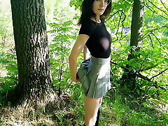 دوست دختر من می خواهد خود به خود, راست در یک بیشه جنگل