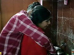 Indian mind-blowing maid amazing XXX hot sex with sir! latest viral sex Indian mind-blowing maid amazing XXX hot sex with sir! latest viral sex