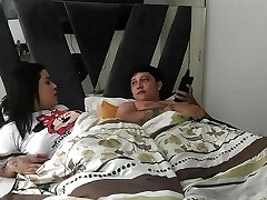Sharing a room with my stepsister - Spanish porno