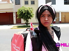 Delivery girl asks me for a job in exchange for fuckfest