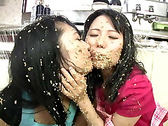 Subtitled extreme Chinese natto sploshing lesbians