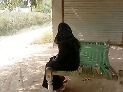जंगल मा क्या मुस्लिम हिजाब लड़की के साथ ओस्क प्रेमी ने धोका