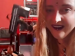niemiecki femdom twardy analny pieprzyć z fuckmachine von jej niewolnik