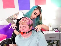Blue haired Pearl Sage puts on a rope on toy to pulverize a horny dude