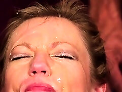 Insane idol gets cumshot on her face gobbling all the spunk39lp