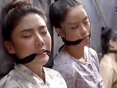 tres mujeres tailandesas cleave amordazadas