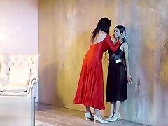 twistys - lesbijka nauczyciel tańca sprawia, że student jeść jej cipki