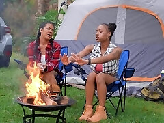 Outdoor lesbian pussy licking with red-hot Sarai Minx & Maya Farrell Outdoor lesbian pussy licking with red-hot Sarai Minx & Maya Farrell