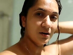 Pooja Laxmi Joshi淋浴在她的，Fliz电影
