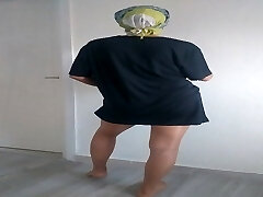 Experienced mature woman likes to arouse Experienced mature woman likes to arouse