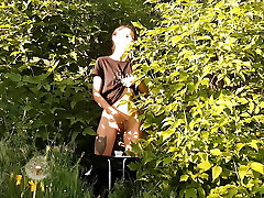 Risky public lady masturbation in nature - Lesbian-candys