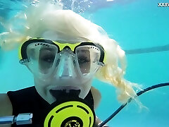 Hungarian sapphic babes underwater Vodichkina and Farkas Hungarian sapphic babes underwater Vodichkina and Farkas