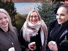 Xmas-tree shopping leads to insatiable foursome for unexperienced Studentin Aneta - MyDirtyHobby