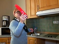 Mature lesbian superstar masturbates with a toy after getting her pussy munched