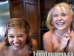 Amateur teen lesbians Little Summer and Teen Topanga licking gash