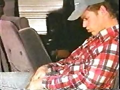 HEAVENLY MANMEAT GETS THROATED IN BACKSEAT