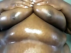 bbw aceite grandes tetas para el placer