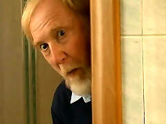 老去的年轻的老去的年轻人使Polina