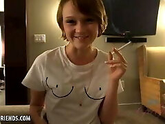 娇小的露西情人节充满了她的嘴与你的暨(POV Sty 娇小的露西情人节充满了她的嘴与你的暨(POV Sty