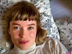 Laney日在家里的内裤