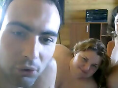 мои накачанные соседи всегда возбуждаются из-за меня, и у них потрясающие сиськи мои накачанные соседи всегда возбуждаются из-за меня, и у них потрясающие сиськи