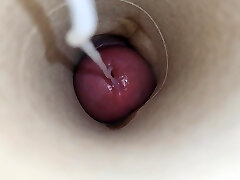 Felixproducer cum在你的脸上，并用他的粘性负载复盖它