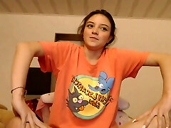 她很漂亮,她有一个壮观的身体 她很漂亮,她有一个壮观的身体