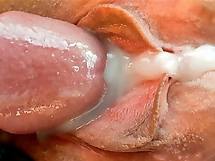 сводный брат с большим членом кончает на тугую киску сводной сестры - большая сперма в жопе по всей киске сводный брат с большим членом кончает на тугую киску сводной сестры - большая сперма в жопе по всей киске