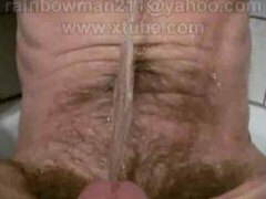 请求:撒尿到我的身体并进入我的嘴 请求:撒尿到我的身体并进入我的嘴