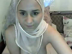 This camslut is super-fucking-hot and I just unloaded extreme amounts of jizz everywhere