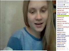 Blonde girl stretches her pussy for tons of strangers online