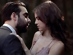 可爱的女孩艾莉Eilish是做爱与她勇敢的崇拜者