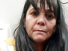 мачеха показывает свои желания пасынку на камеру, она хочет трахнуться мачеха показывает свои желания пасынку на камеру, она хочет трахнуться