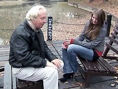 珍妮诺埃尔得到捣烂，并有她的热脸奶油