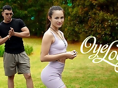 Jors Interrupts Venezuelan Damsel's Yoga To Offer Her A Peek At Her Future With His Powerful Rock Jors Interrupts Venezuelan Damsel's Yoga To Offer Her A Peek At Her Future With His Powerful Rock