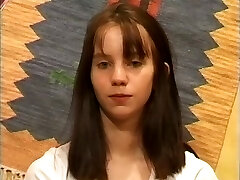 少年德国法律年龄的少年玩玩具