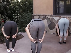 Sexy models take off their yoga pants to have g/g orgy - Stunner Gold Sexy models take off their yoga pants to have g/g orgy - Stunner Gold