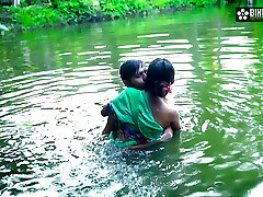 Kaamwali Bai ke sath Outdoor Masti Doodh Nikal ke（印地语音频）