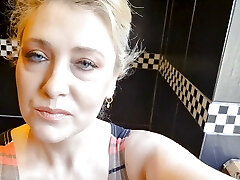 Naughty Mature pisses for you closeup pussy look Naughty Mature pisses for you closeup pussy look