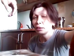 自制的粗糙肛门的性别与成熟的妈妈和喷出