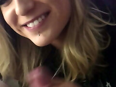 18 year old GF sucks Boyfriends dick first-ever time on cam