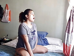 Mommy casual fapping off bottle