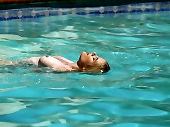 Redhead beauty nikki sweet enjoys passionate bang-out by the pool