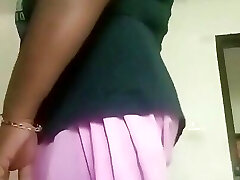 继母在卧室手指表演视频 继母在卧室手指表演视频