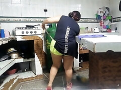 我不再上厕所去操我的继子了。 我不再上厕所去操我的继子了。