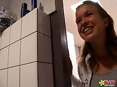 荷兰钢棒有一个女孩和四个男人！