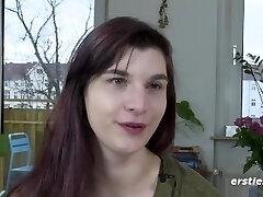 Jade macht uns mit dieser heißen Solo-Show so richtig geil Jade macht uns mit dieser heißen Solo-Show so richtig geil