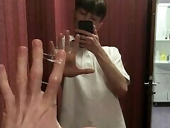 dream boy magnifiquement masturbation sur elle-même au miroir / grosse bite 23cm dream boy magnifiquement masturbation sur elle-même au miroir / grosse bite 23cm