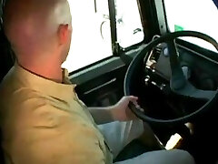 camionista muscolare orsi